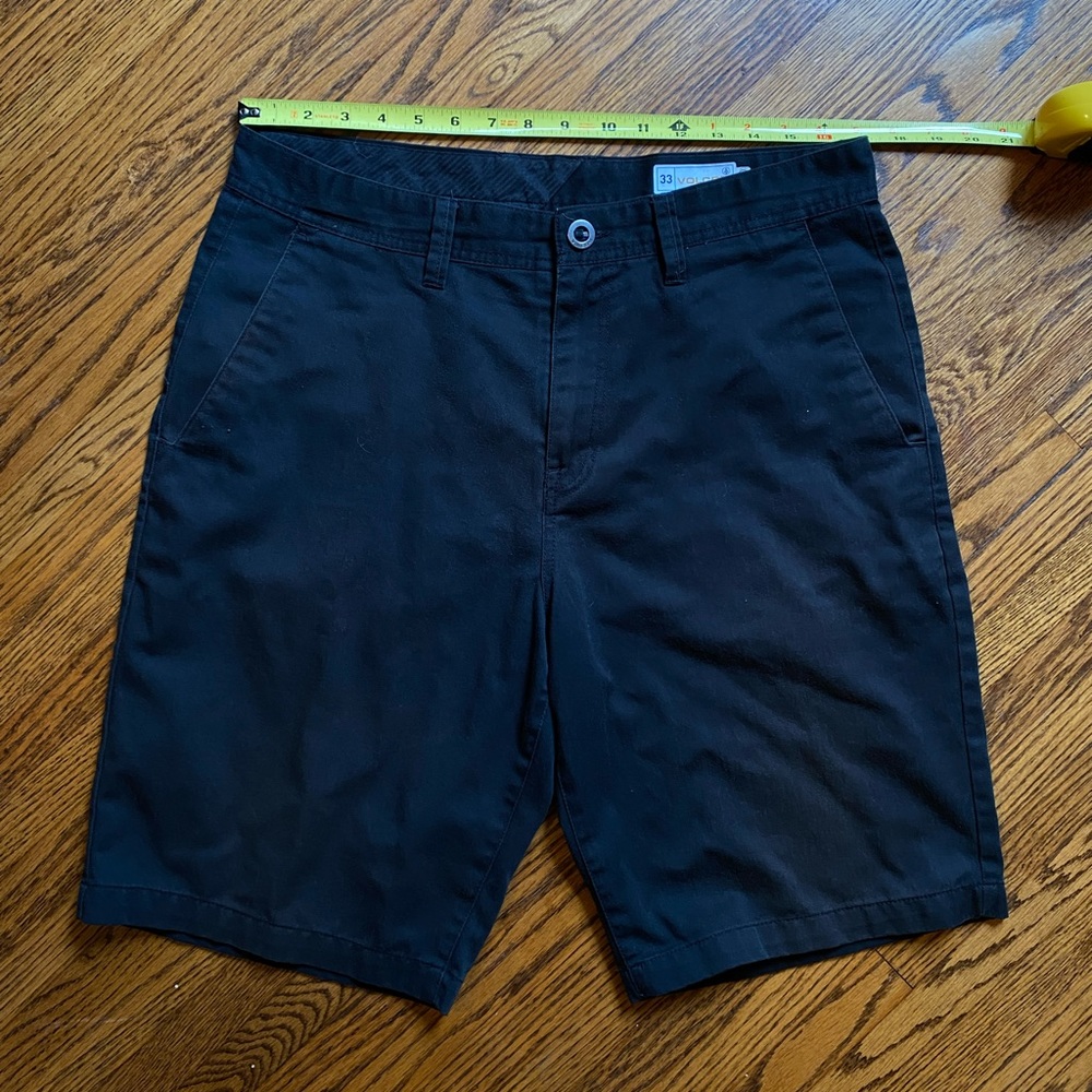 Volcom Men’s Black Shorts Size 33